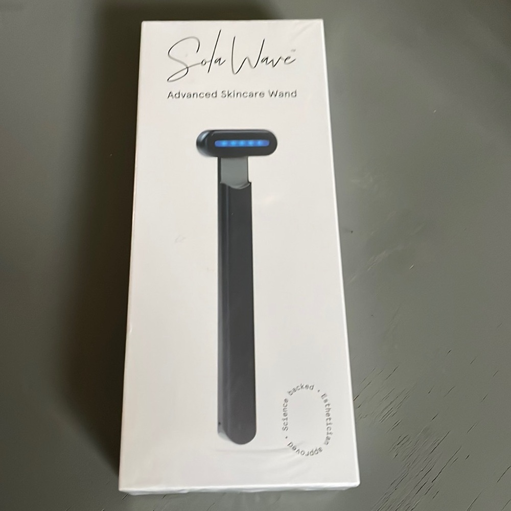 Sola Wave Advanced Skincare Wand Black New in Shrink Wrap Never Opened